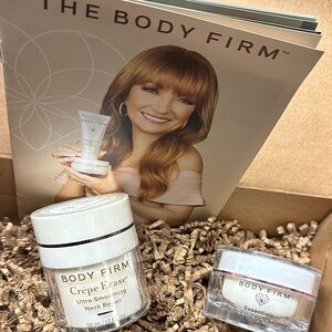 Body Firm Crème Erase Ultra-Smoothing Neck Repair - plump & firm face. 🆕